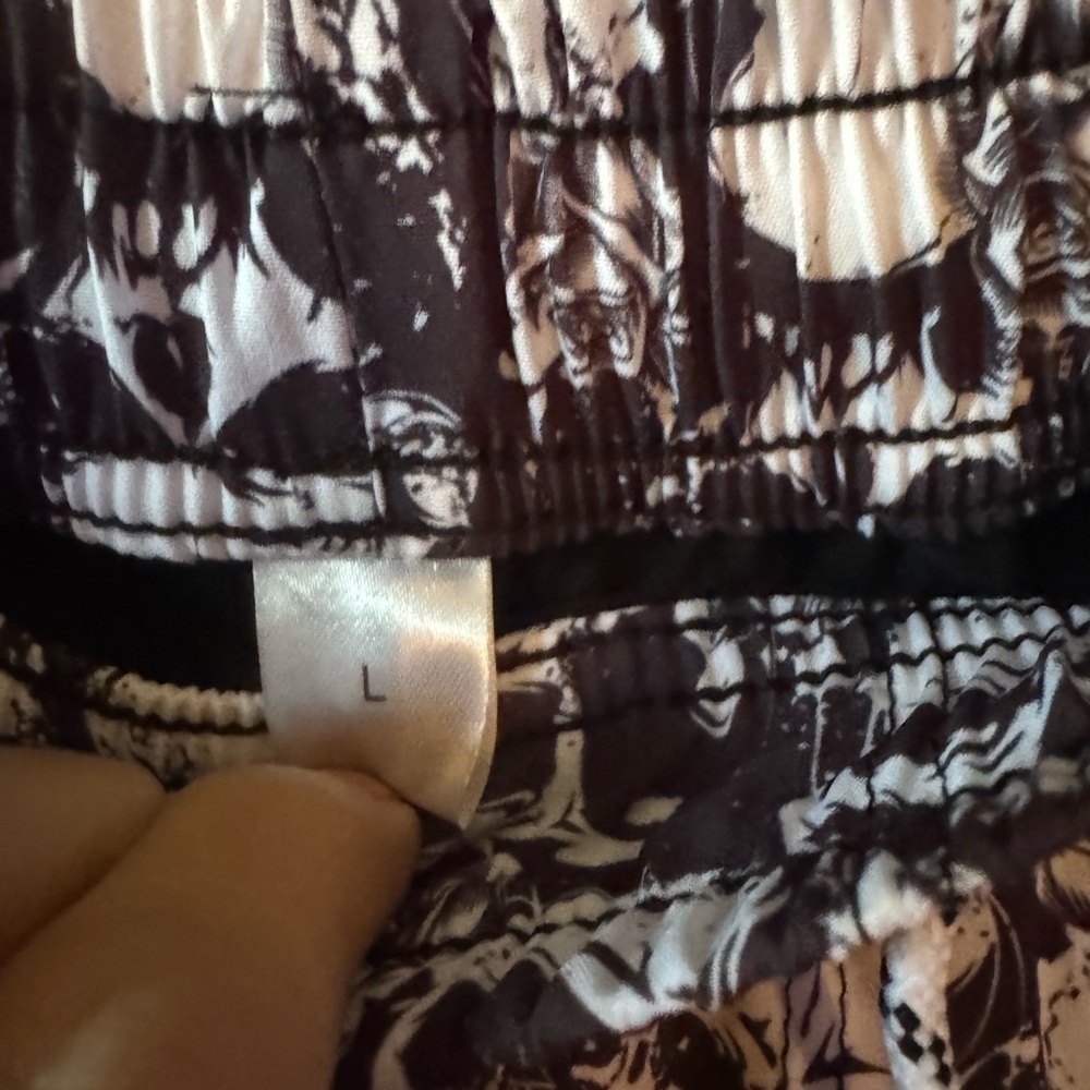 Black and White Skull Print  swim Shorts - Picture 4 of 7
